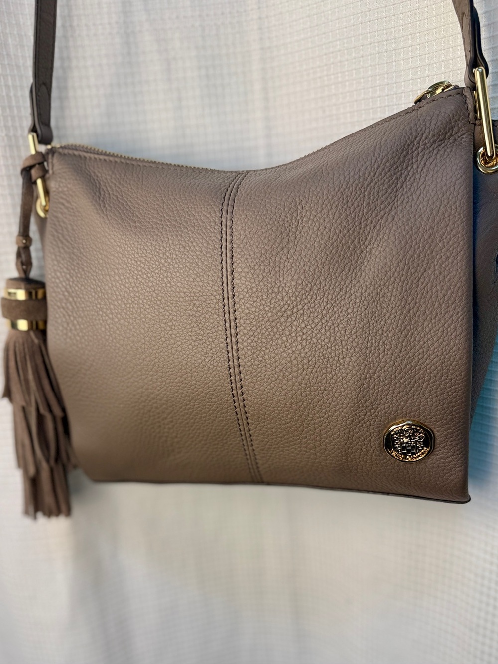 Vince Camuto Gray Pebbled Leather Crossbody Bag with Tassel & Gold HW EUC - Picture 7 of 13
